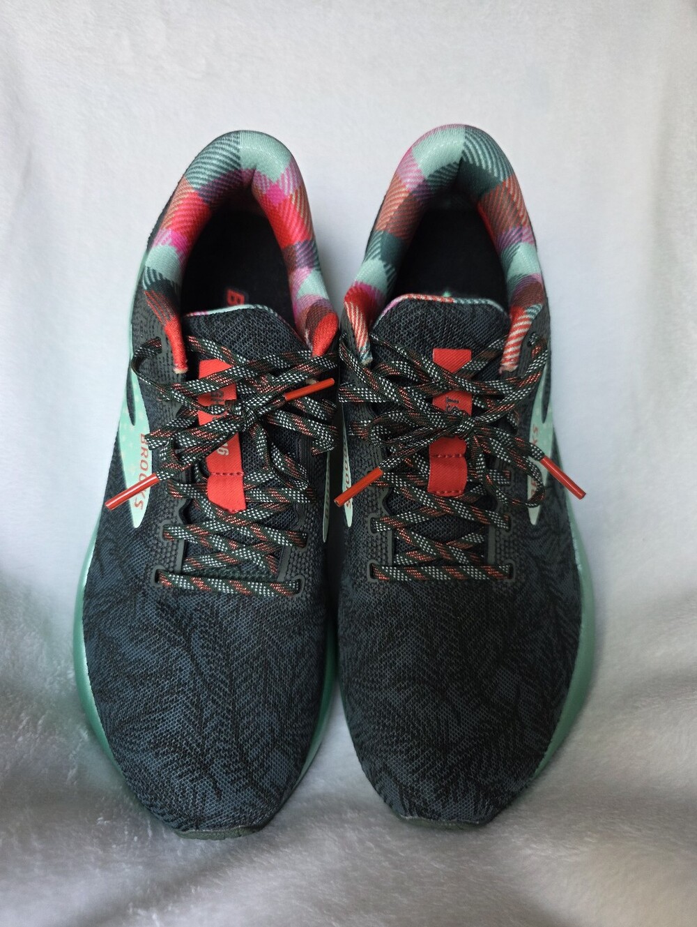 Brooks Ghost 16 "Run Merry" Womens Limited Edition Running Shoes. - Picture 2 of 8